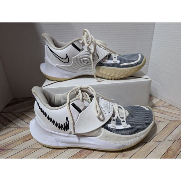 Nike Kyrie Low 3 Moon Glow in the Dark Shoes Mens Size 8.5 Sneakers CJ1286-001 - Picture 4 of 11